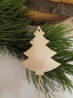 Ozdoby świąteczne drewniane Choinki drewniane 10 cm na piku 22cm-3 szt/op