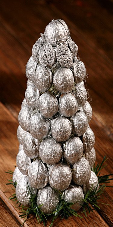 Nutty silver holiday tree