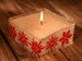 Rustikale Kerze in Jute - rote Schneeflöckchen 100/100 mm
