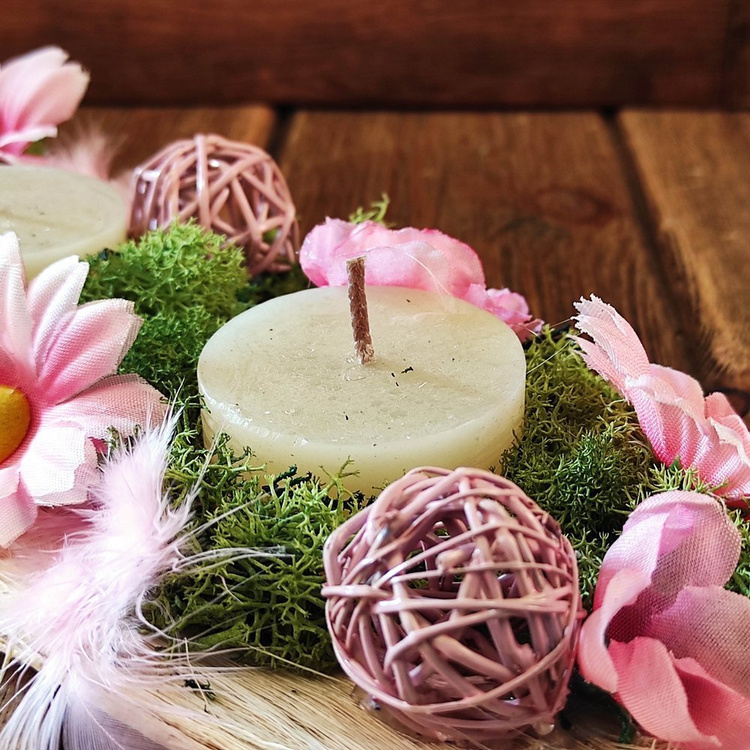 Table decoration - pink daisies in green moss, 10/28 cm 