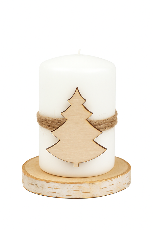 Weihnachtskerze Kerze mit einem Weihnachtsbaum auf Naturholz