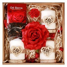 Geschenkset, Tee aus dem Herzen 50g, duftende Satinrose 10-14 cm, 3 Kerzen auf Holzscheiben