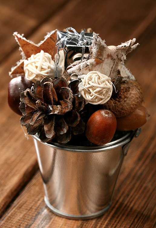 Christmas spray bucket of variety - nature  60/80mm