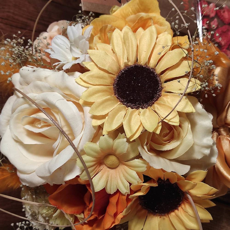 Spring arrangement Sunny bouquet about 30-40 cm 