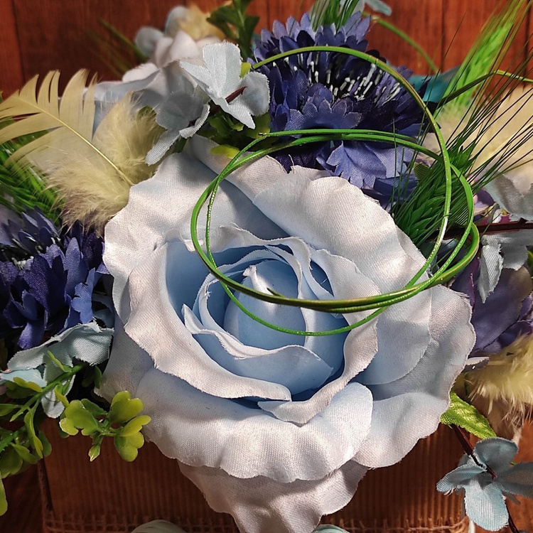 Bouquet of roses, flowerbox, floral basket of roses and wildflowers Mother's Day, birthday, name day 