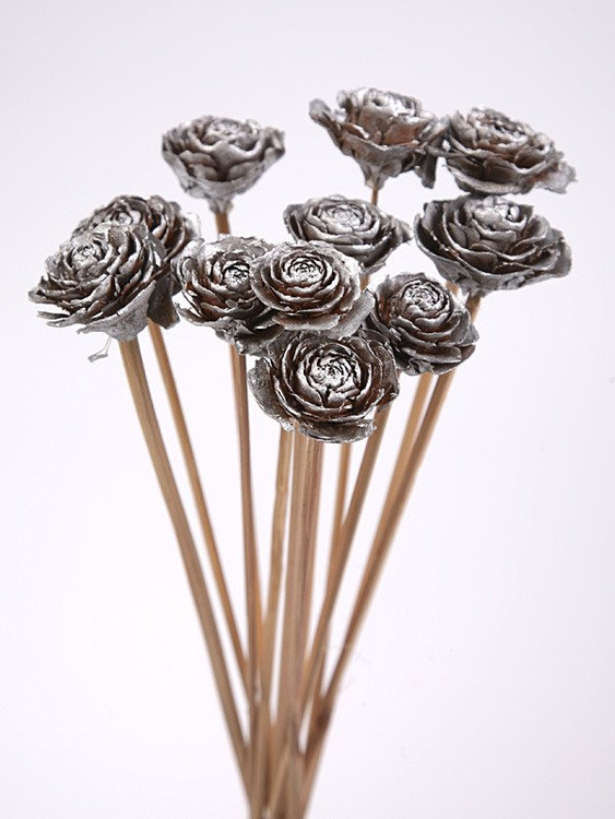 Strauß aus 6 Zedernrosen, silbern