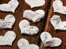 Birch hearts 12 pcs/pkg ca. 3 cm