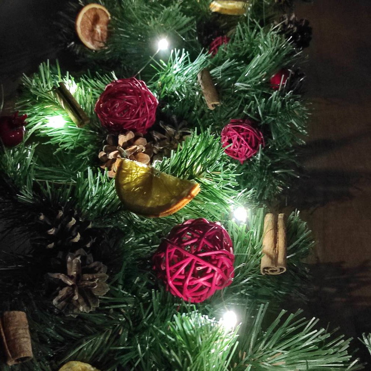 Garland of conifer needles 150cm