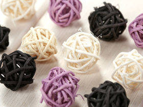 Rattankugeln, Durchmesser 2-3 cm, lila-cremefarben-violett, 12 Stücke