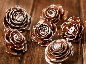 Cedar Wood Roses 6 pcs./pack  with hand painted edges