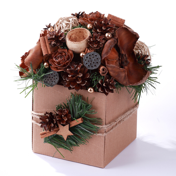 Główki róż z szyszki cedrowej 12 szt. – naturalne dekoracje 3–5 cm, symbolika, pomysły, porady