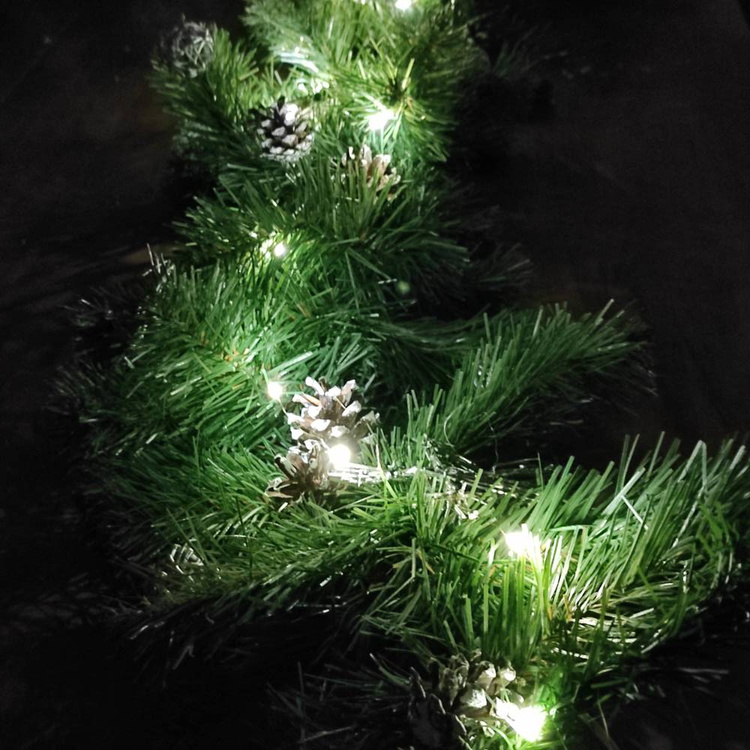 Garland of conifer needles 150cm