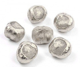 Decorative hazelnut 18 pcs - silver