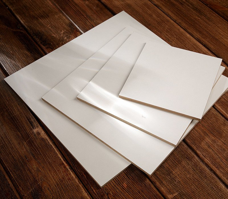 15/15 cm square wooden base for composition