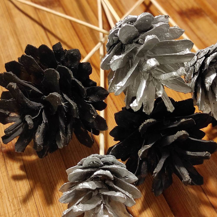 Cones on a wooden peak silver and black 6 pcs / pack 