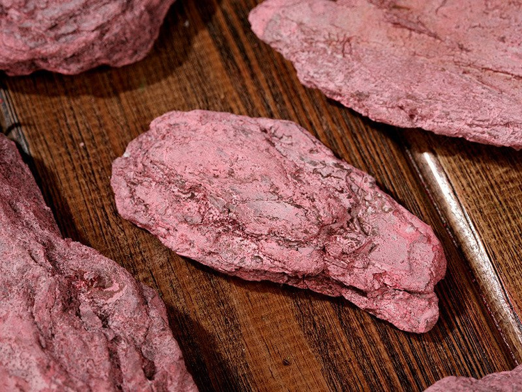 Geschliffenes Stückchen der Baumrinde - 300g 5-7 szt /op