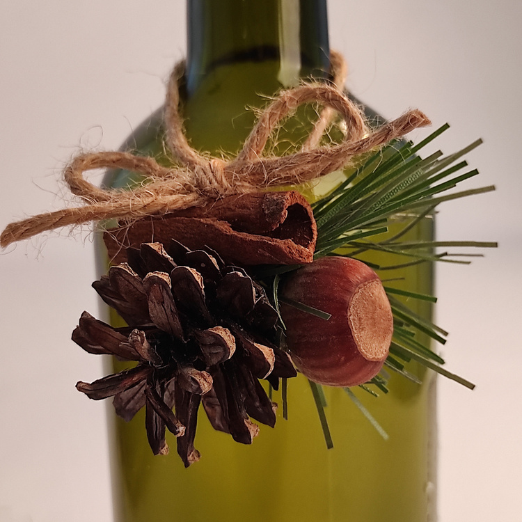 Naturalne Zawieszki Świąteczne z Szyszką, Cynamonem i Orzechem – Handmade – Zestaw 6 szt.