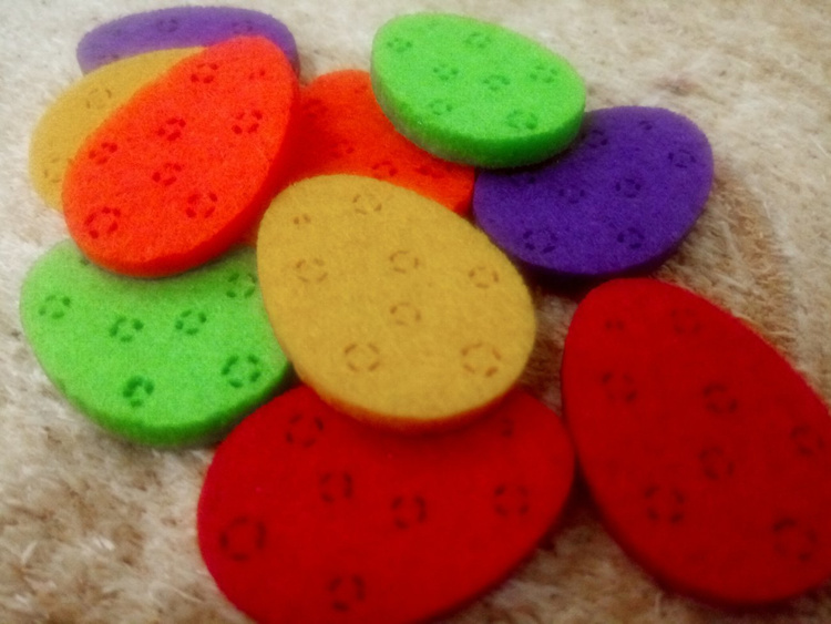 Mehrfarbige Filzeier. Osterdeko aus Filz 4 cm / 18 Stück / Pack