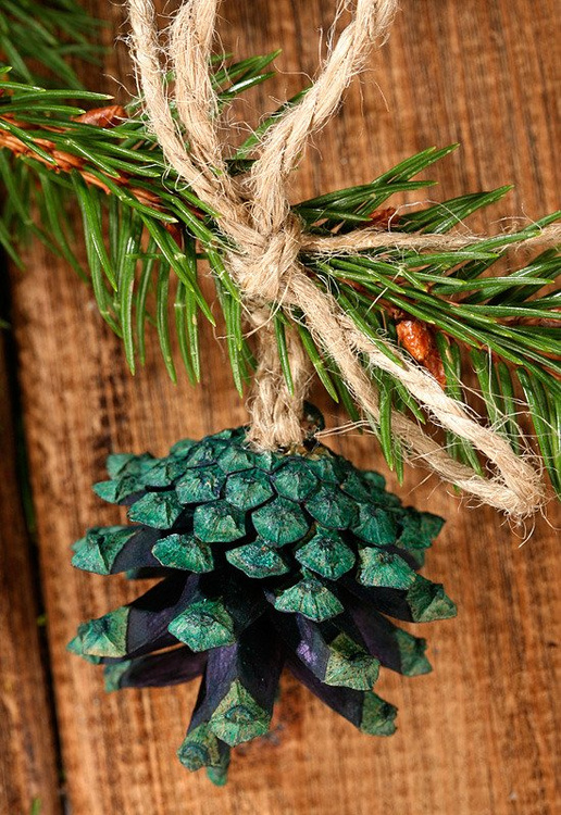 Set of 6 handmade cone-hanger green