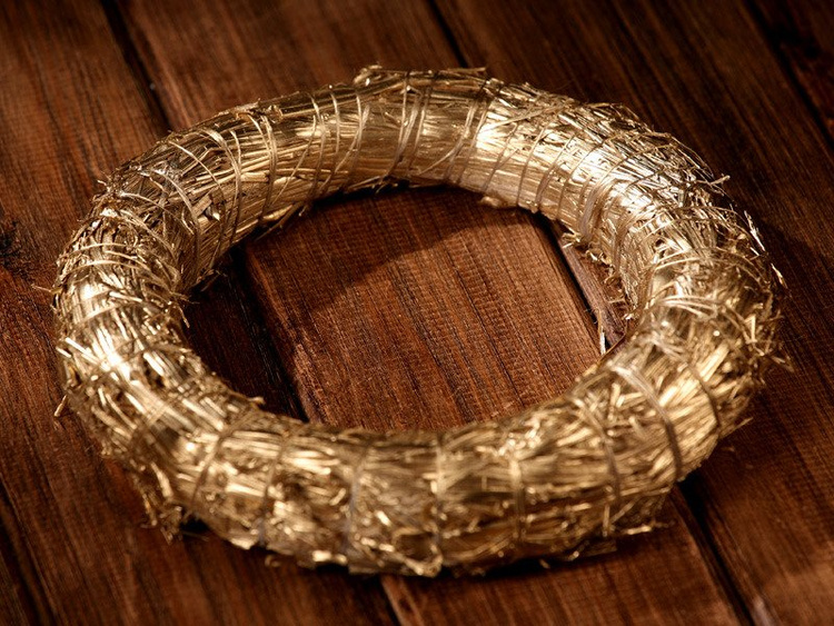 Złocony wianek słomiany 25 cm – baza do dekoracji DIY