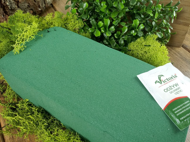 Gąbka florystyczna do kwiatów żywych, kostka zielona mokra - cena za opak 3 szt.odżywka gratis