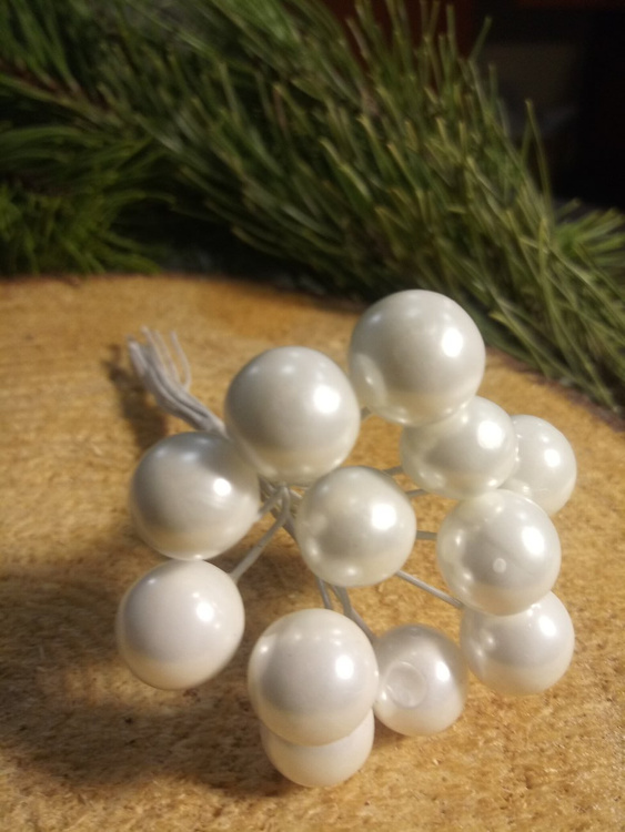 Pearls beads on a wire, a bunch of white 10mm / 10 cm, beads price for a bundle of 12 pcs