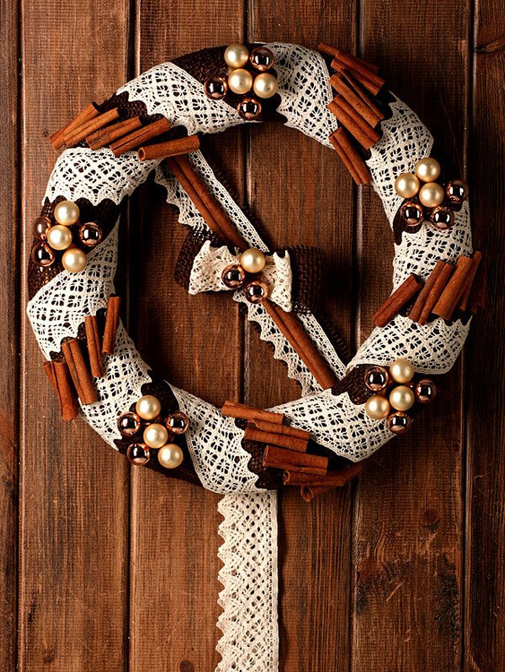 Holiday wreath - cinnamon miracle