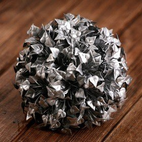 Eueuartiger Kugel 13 cm silbern