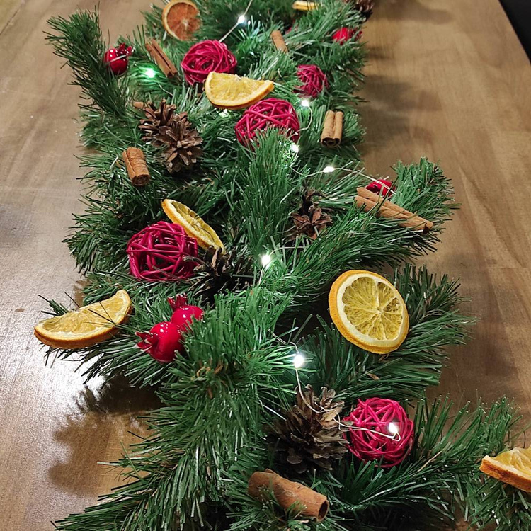 Garland of conifer needles 150cm
