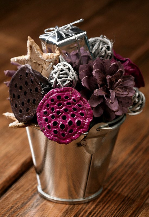 Christmas spray bucket of variety - purple