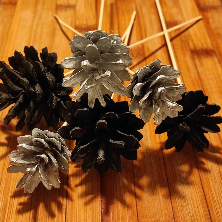 Cones on a wooden peak silver and black 6 pcs / pack 