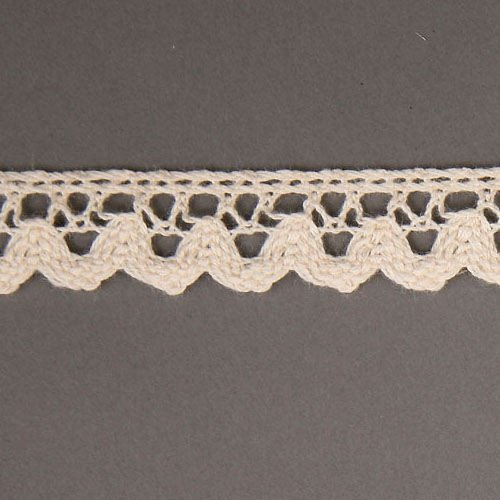 High quality cotton lace - natural color - creamy. Width 17mm, length 200 cm