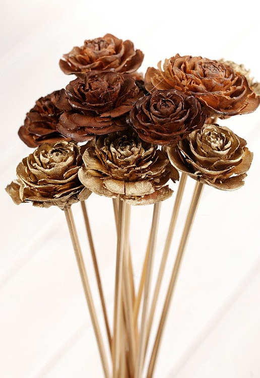 Bouquet of 6 Cedar Roses Natural-Gold