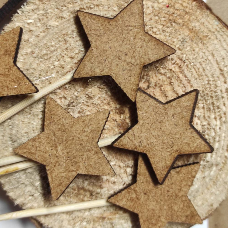 Weihnachtsschmuck. Holzsterne auf der Spitze 20 cm-12 St./Pack