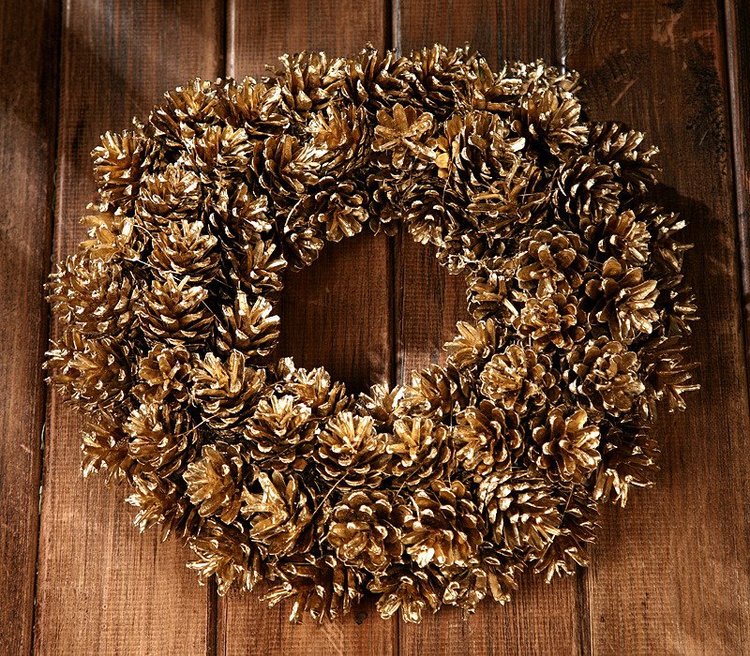 Wreath of gold cones  ca.30cm