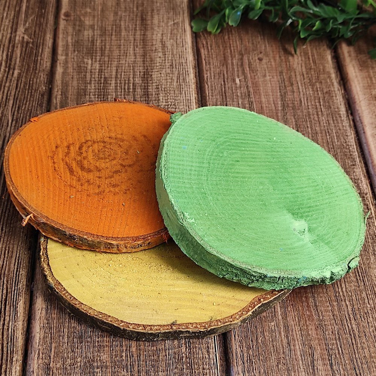 Wood slices for decoration yellow-green-orange 10-12 cm thick. 1-2 cm pack of 3 