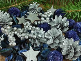 Winter Potpourri mit Zimt, Tannenzapfen, Anis
